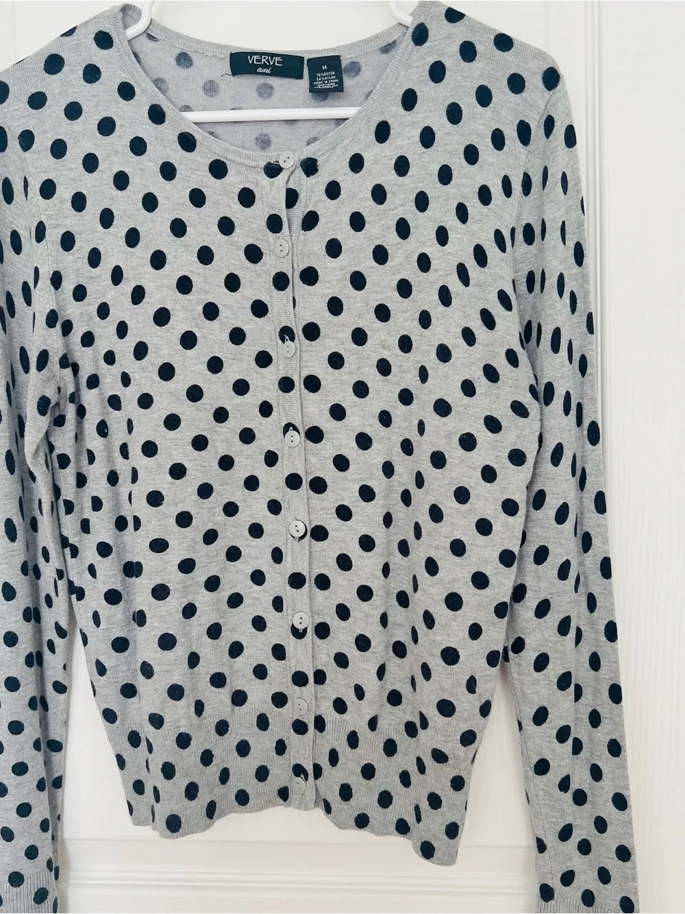 ✨ Verve Ami Light Gray Polka Dot Knit Top M Pinup Fun & Flirty Retro Vibes